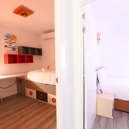 Spacious Townhouse With Terraces And Pool In Sagunto