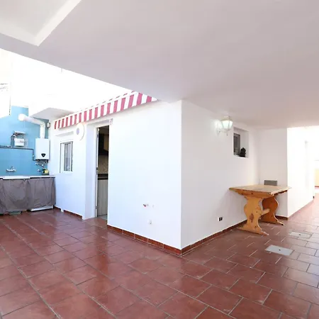 Spacious Townhouse With Terraces And Pool In Apartment