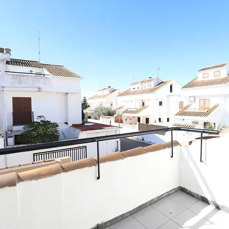 Spacious Townhouse With Terraces And Pool In