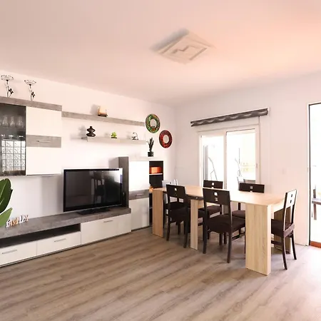 Spacious Townhouse With Terraces And Pool In * Sagunto