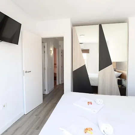Spacious Townhouse With Terraces And Pool In Apartment Sagunto