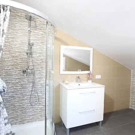 Spacious Townhouse With Terraces And Pool In Sagunto