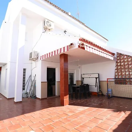 Spacious Townhouse With Terraces And Pool In * Sagunto